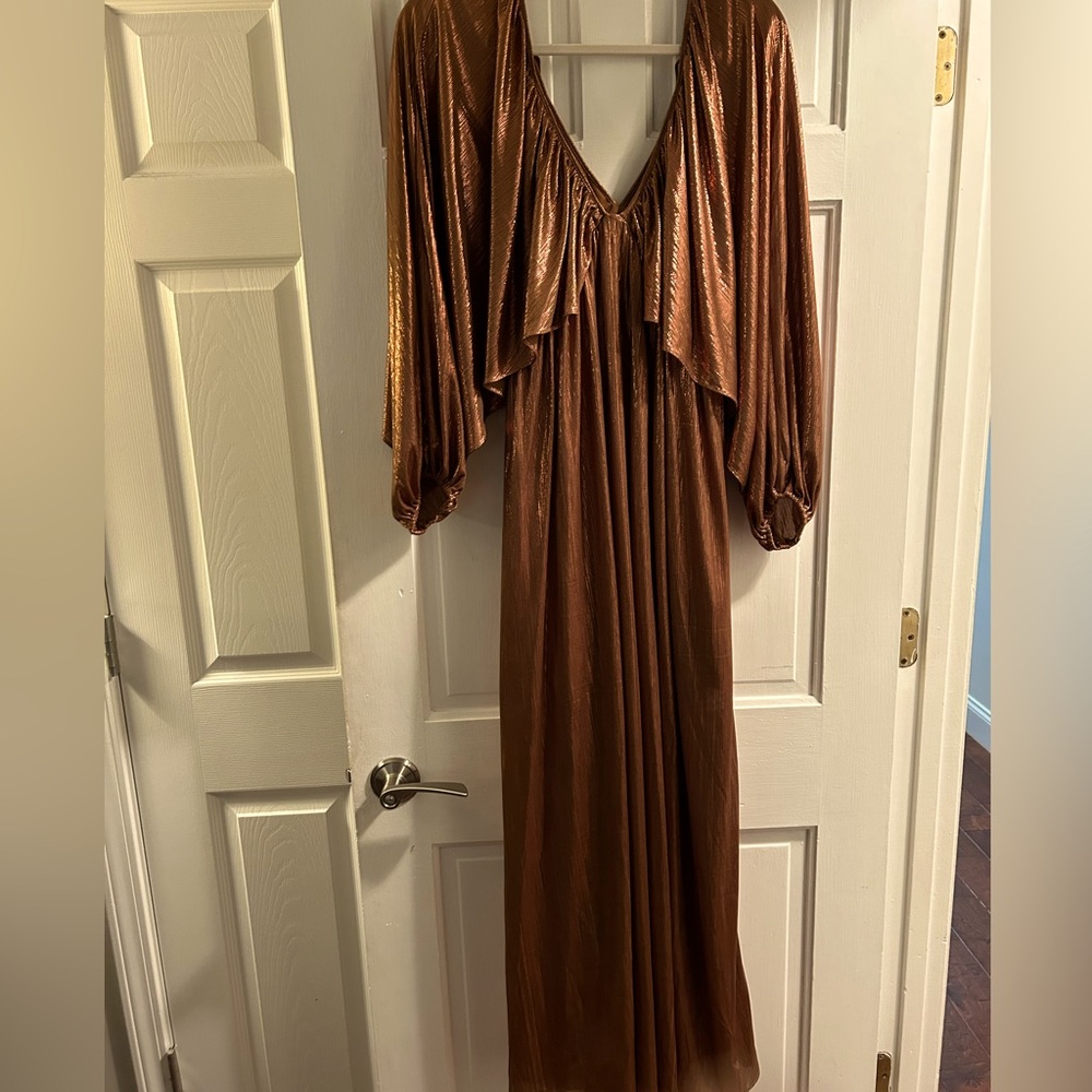 Metallic copper dress. Very flowy with lots of room, beautiful for photos